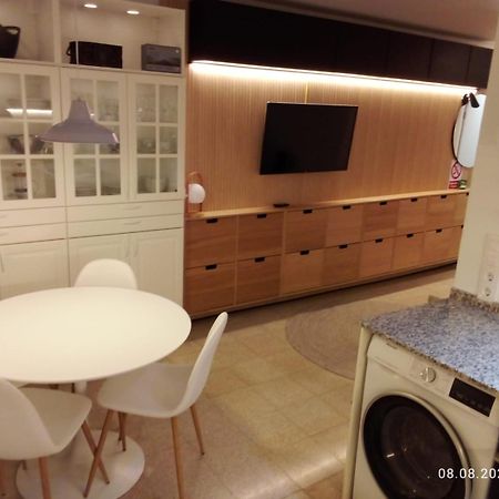 2 Bedroom Large Modern Apartment In Blanes Old Town 50M From The Beach! Exterior photo