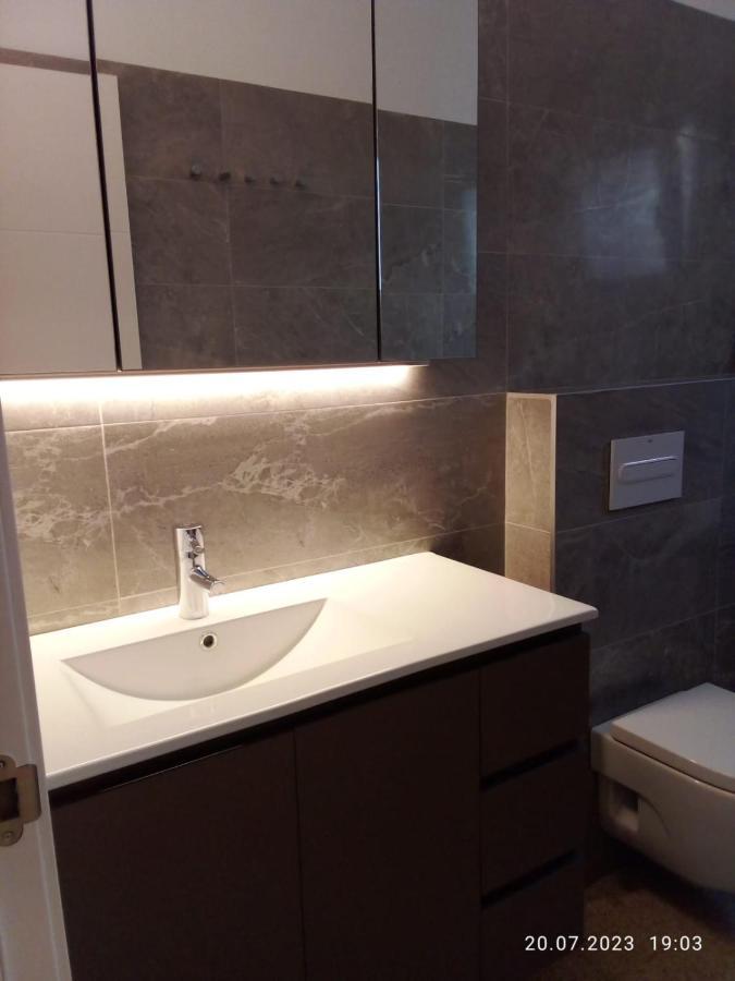 2 Bedroom Large Modern Apartment In Blanes Old Town 50M From The Beach! Exterior photo