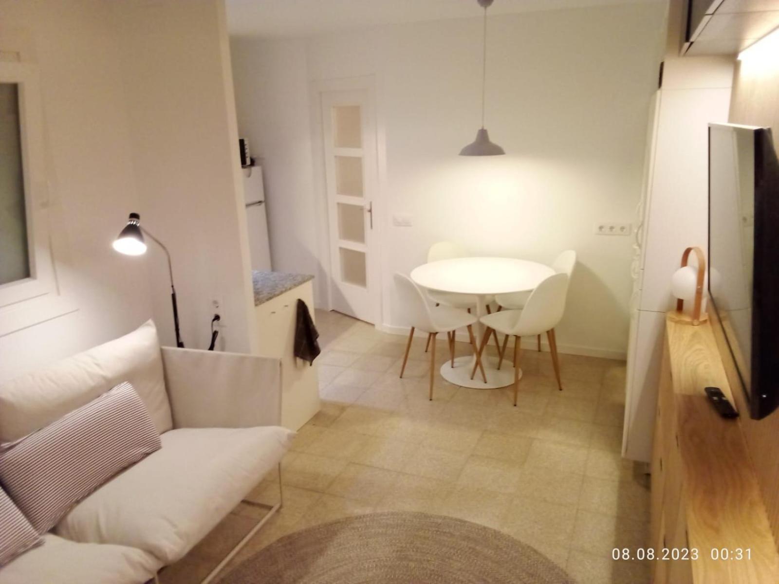 2 Bedroom Large Modern Apartment In Blanes Old Town 50M From The Beach! Exterior photo